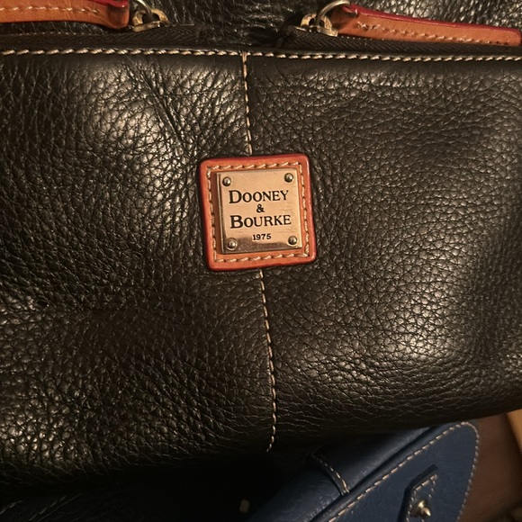 Dooney and Bourke purse. Mint! With accessories and matching wallet! - Picture 2 of 9